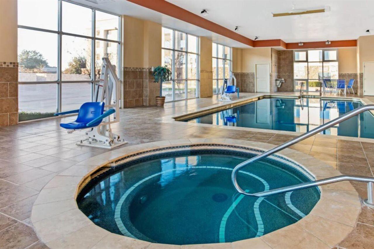 La Quinta Inn & Suites By Wyndham Ft Worth-Burleson Exteriör bild