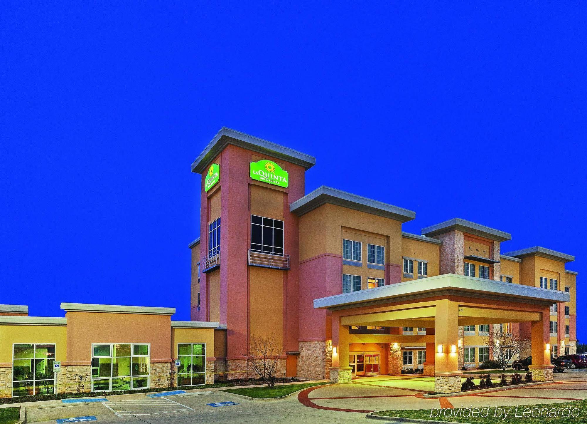 La Quinta Inn & Suites By Wyndham Ft Worth-Burleson Exteriör bild